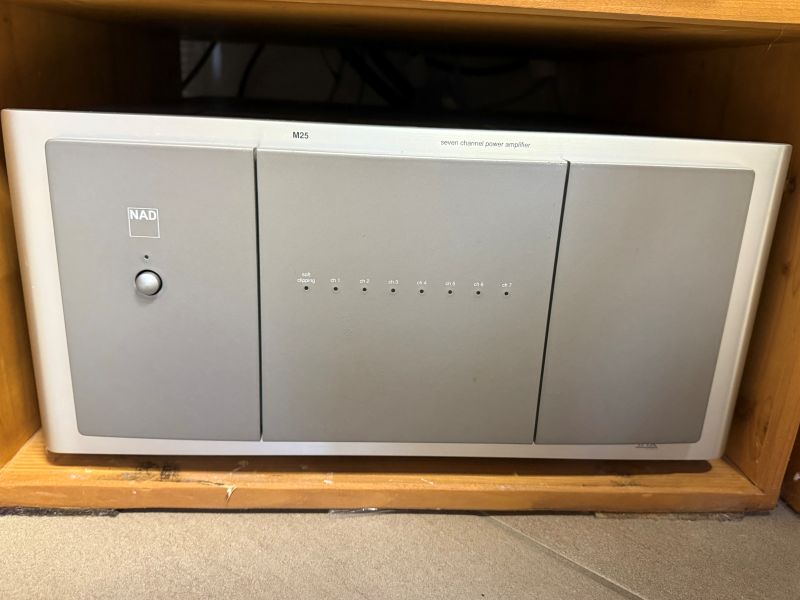 NAD M25 amplificatore finale 7 canali USATO
