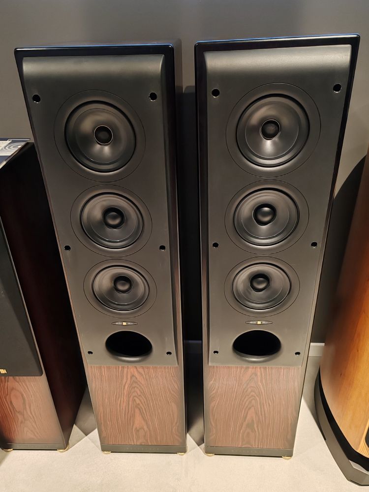 KEF Reference Model four coppia diffusori da pavimento USATI