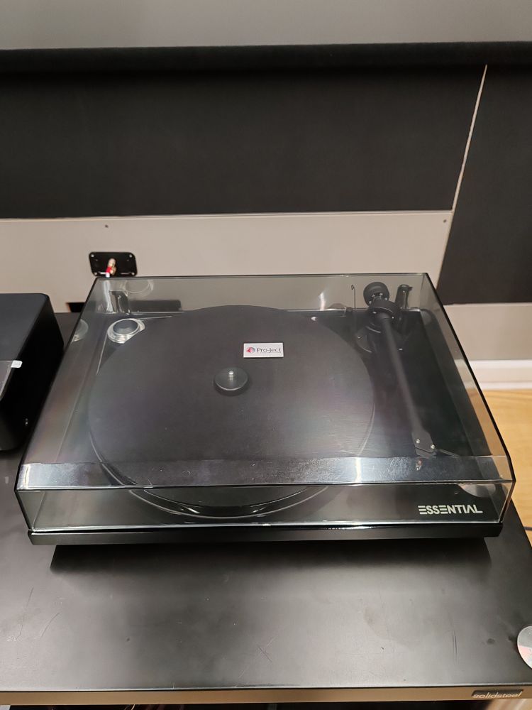 Pro-Ject Essential III giradischi USATO