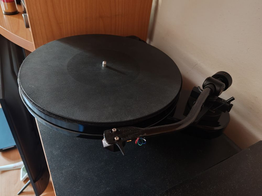 Pro-Ject RPM 1 Carbon con testina Goldring E3 USATO